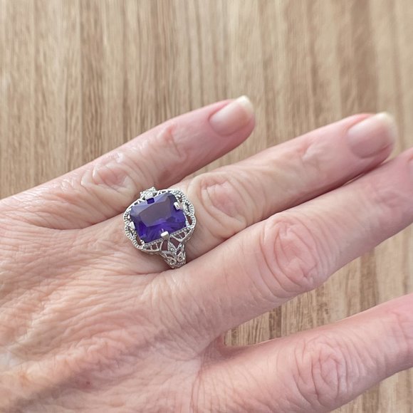 Radiant Cut Simulated Amethyst Art Deco Filigree Ring - 925 Sterling Silver - Picture 4 of 5